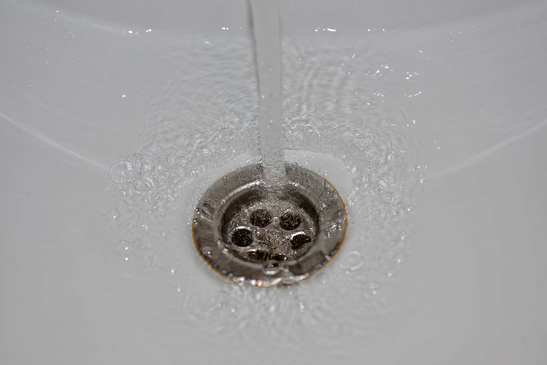 A2B Drains provides services to unblock blocked sinks and drains for properties in Upper Shirley.
